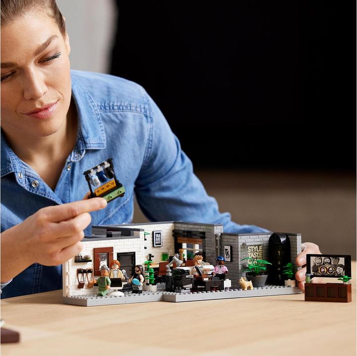 Actual product image LEGO Qeer Eye- The Loft of the Fab 5 (10291, LEGO Creator Expert, LEGO Rare Sets)