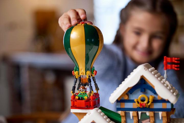 Immagine prodotto LEGO L'ufficio postale di Babbo Natale (10339, LEGO Icons, Set LEGO rari)