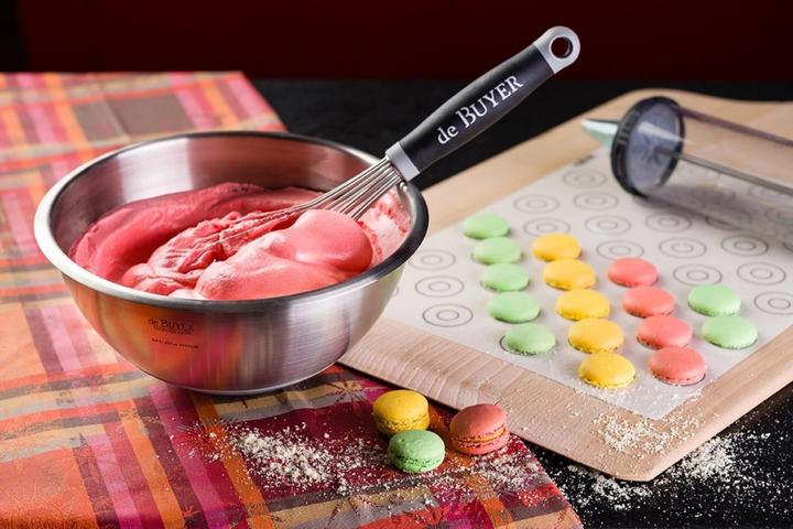 Immagine prodotto de Buyer Frusta rotonda Ø 24cm, fondo rivestito di silicone (24 cm, 3.60 l, 1 x)