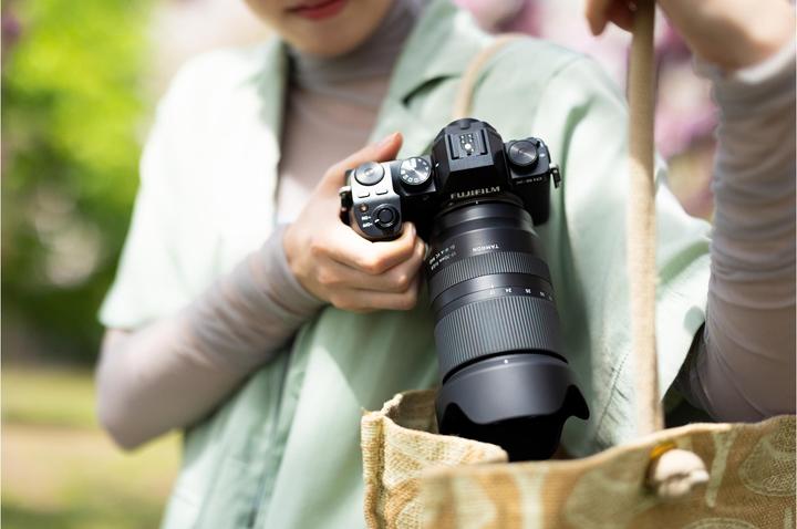 Image du produit Tamron AF 17-70mm F/2.8 Di III-A VC RXD Fuji X (Fujifilm X, APS-C / DX)