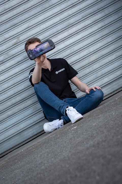 Immagine prodotto Nacon Gaming Supporto MG-X (Android)