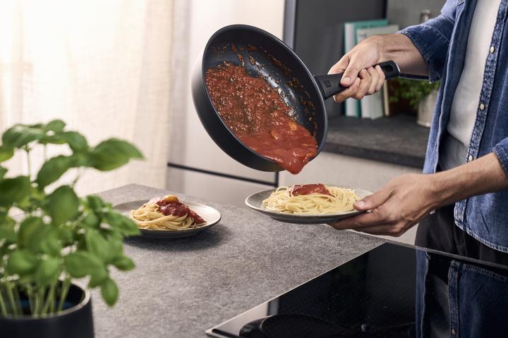 Produktbild Zwilling - Madura Plus Ceramic Saute Pan - Sort - 24 cm (24 cm, Bratpfanne, Aluminium)