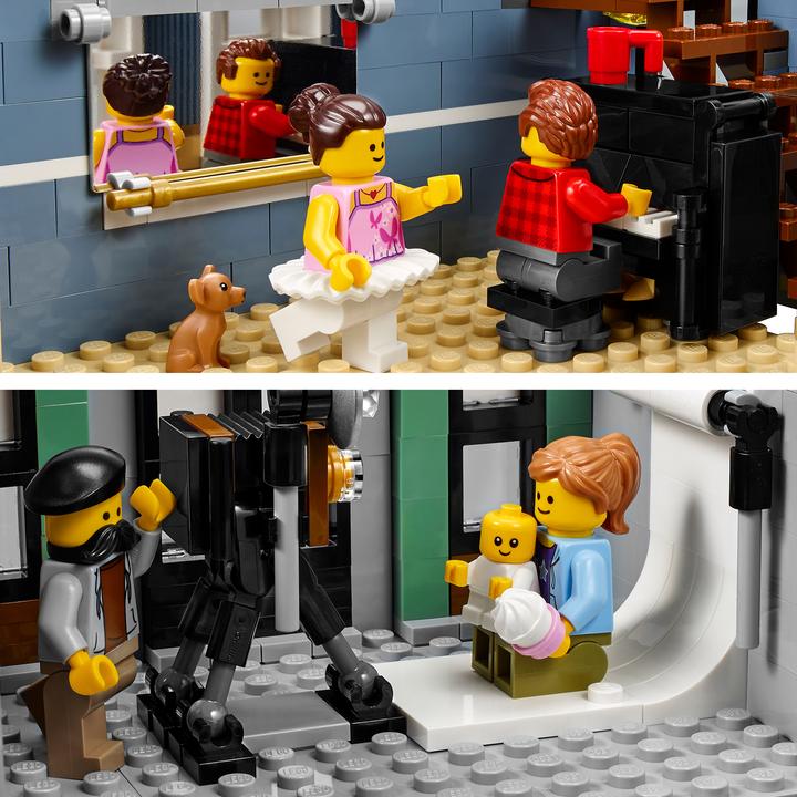 Actual product image LEGO Assembly Square (10255, LEGO Rare Sets, LEGO Creator Expert)