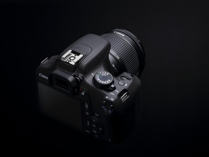 Produktbild Canon EOS 1200D, DSLR, 18MP, FullHD 18-55mm DC Kit (18 Mpx, APS-C / DX)