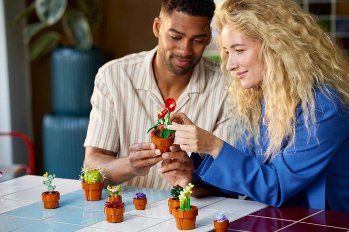 Actual product image LEGO Mini plants (10329, LEGO Icons, LEGO Botanical)
