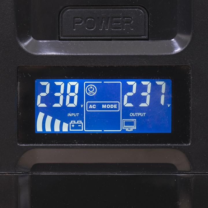 Immagine prodotto SilverCloud UPS SafePC 650AVR Potenza 360 W Schermo LCD Software di monitoraggio PC (360 VA, 600 W)
