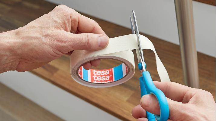 Produktbild tesa Anti Rutschband, rutschfestes Klebeband für innen und aussen (25 mm)