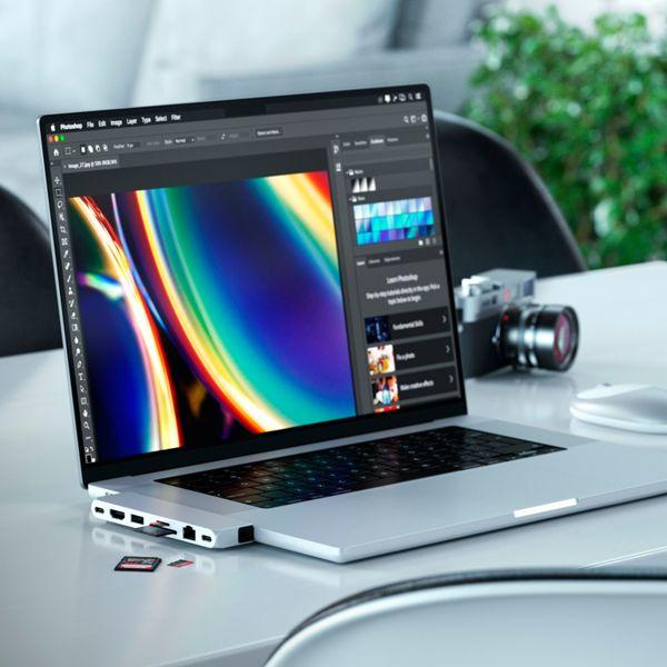 Actual product image Satechi Pro Hub Max (USB-C, 8 Ports)