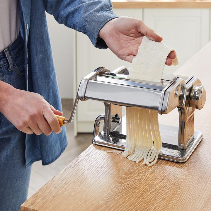 Actual product image Deuba Pasta machine