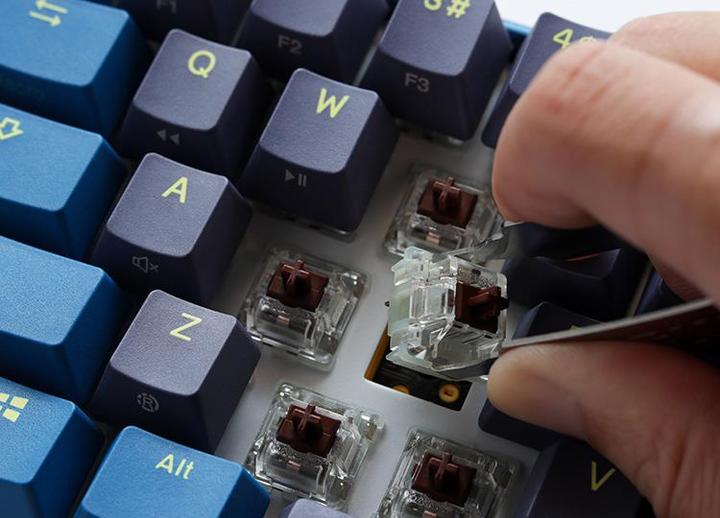 Actual product image Ducky One 3 Daybreak TKL gaming keyboard, RGB LED - MX-Clear (DE, Cable)
