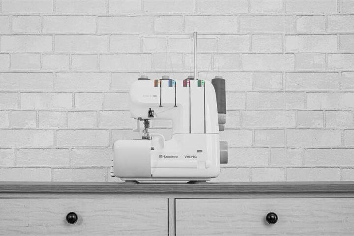 Actual product image Husqvarna VIKING Amber S100 Overlock
