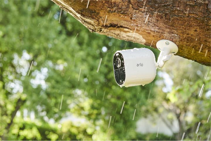 Actual product image Arlo Essential Spotlight, single camera white (1920 x 1080 Pixels)