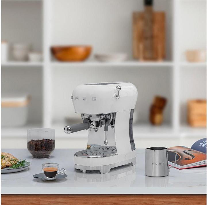 Actual product image Smeg ECF02WHEU (EU plug)