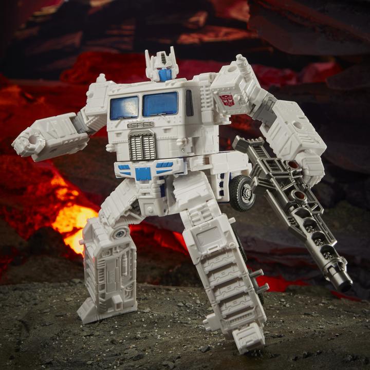 Actual product image Hasbro Transformers Toys Generations War for Cybertron: Kingdom Leader WFC-K20 Ultra Magnus