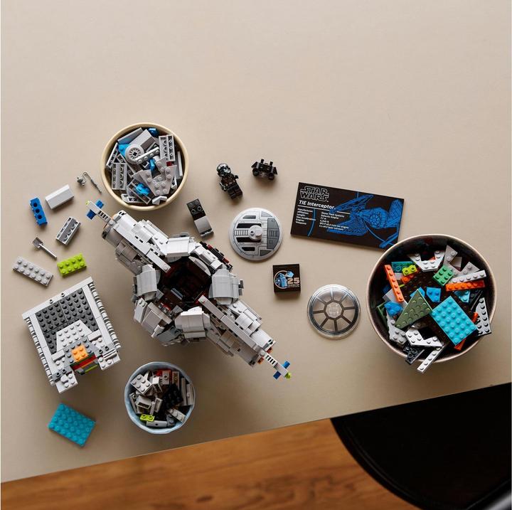 Produktbild LEGO TIE-Abfangjäger (75382, LEGO Star Wars)