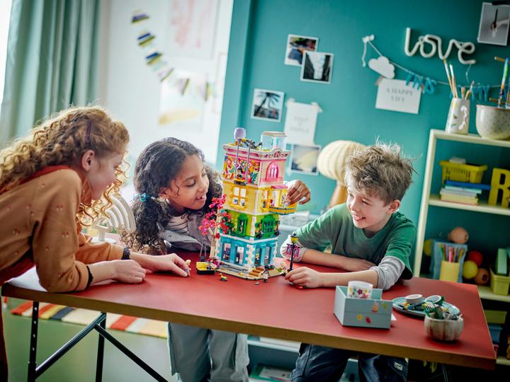 Actual product image LEGO Heartlake City Community Centre (41748, LEGO Friends)