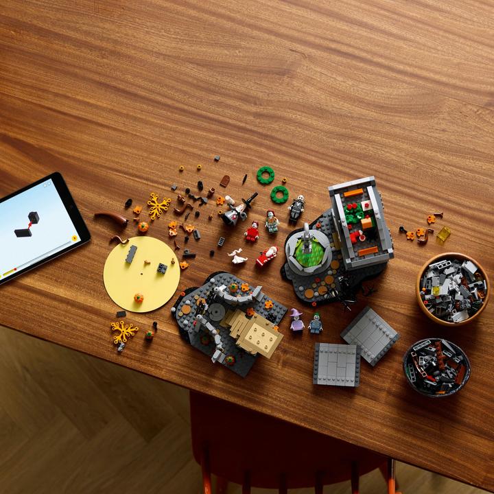 Actual product image LEGO Nightmare Before Christmas (21351, LEGO Ideas, LEGO Rare Sets)
