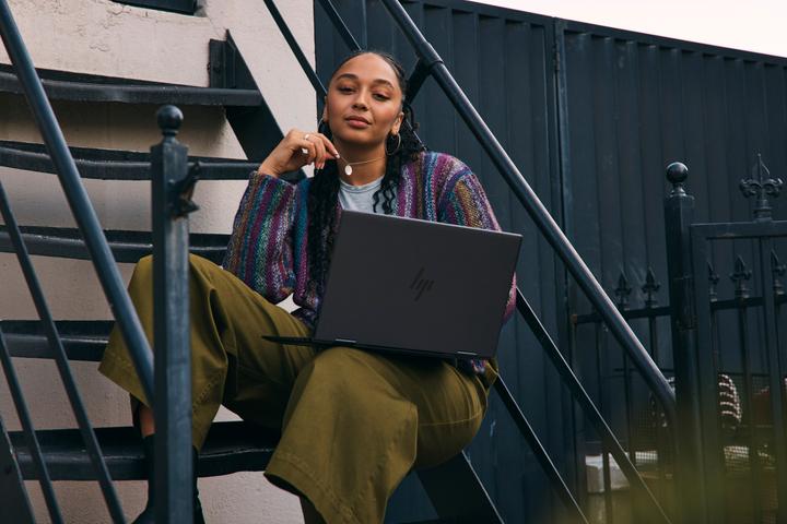 Produktbild HP Envy x360 15-fh0154ng (15.60", AMD Ryzen 5 7530U, 16 GB, 512 GB, DE)
