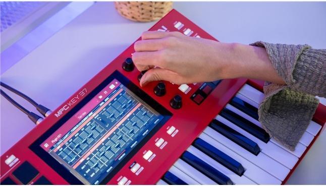Actual product image Akai Professional MPC KEY 37 (Synthesizer)