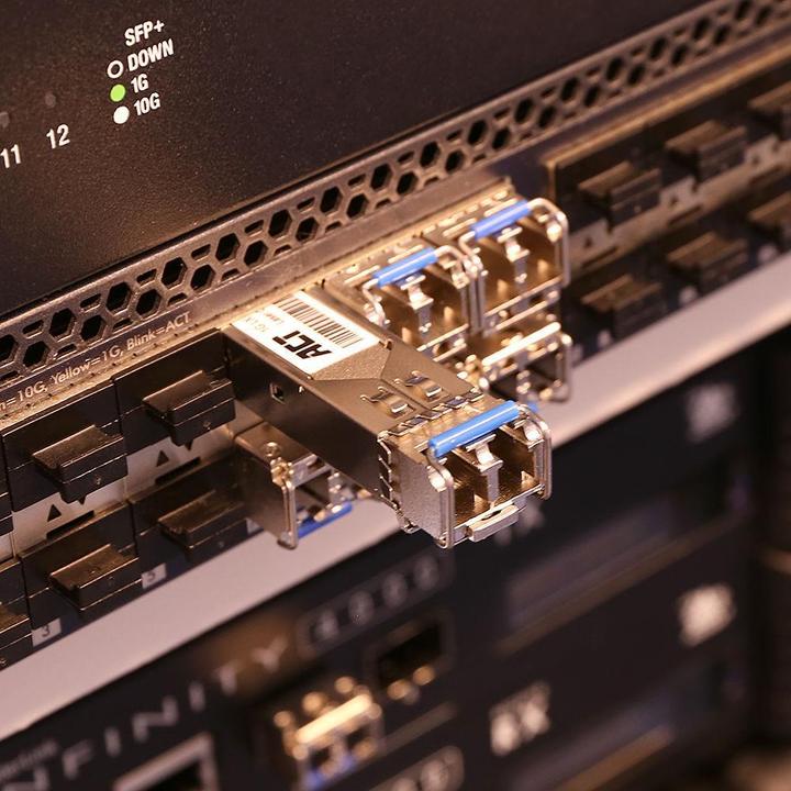 Produktbild SFP+ SR transceiver coded for Netgear AXM761