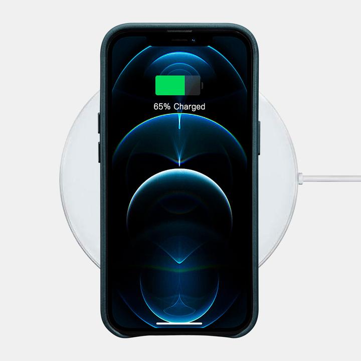 Image du produit iCarer Housse en cuir huilé pour iPhone 13 Pro Noir (Compatible avec MagS) (Apple iPhone 13 Pro, Apple iPhone 15 Pro Max)
