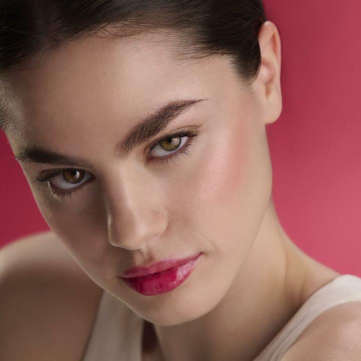 Immagine prodotto Sensilis Lip Glow Oil Repair Lucidalabbra idratante e protettivo a base d'olio da 3,5ml Tonalità 05 Berry Me (04 Pink-A-Aboo)