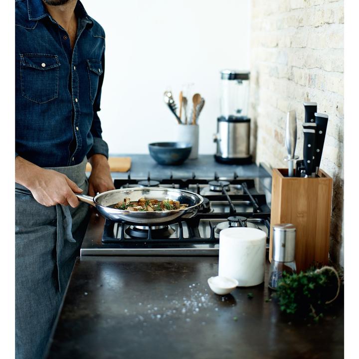 Actual product image WMF Professional Resist (28 cm, Frying pan, Aluminium, Stainless steel)