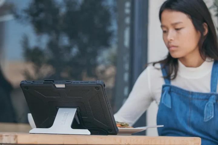 Actual product image UAG Metropolis (Microsoft Surface Pro 7, Microsoft Surface Pro 7+, Microsoft Surface Pro 4, Microsoft Surface Pro 5, Microsoft Surface Pro 6)