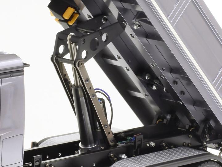 Actual product image Tamiya Mercedes Benz Arocs (Kit)