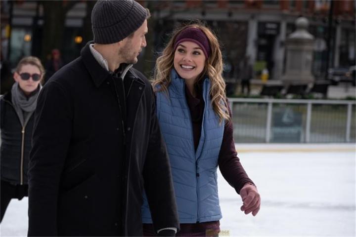 Actual product image Plaion Christmas on Ice (DVD) (Sale) (DVD, 2020, German, English)