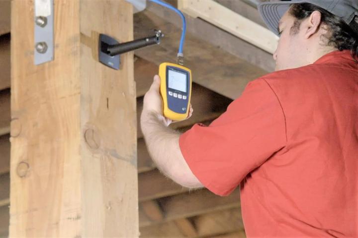 Actual product image Fluke The PoETester MicroScanner developed for the cabling technician