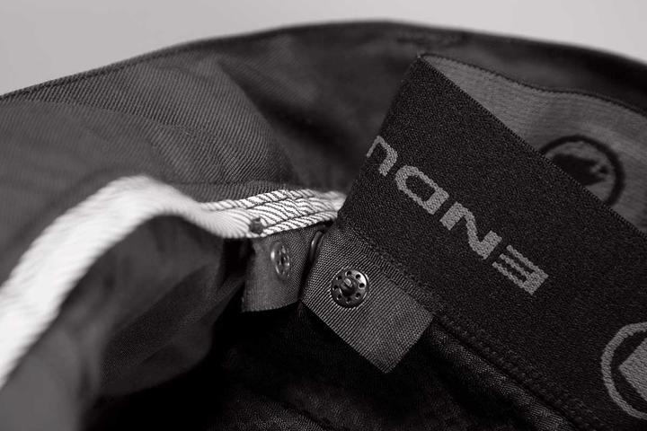 Immagine prodotto Endura Hummvee Chino Shorts con pantaloncini interni (M)