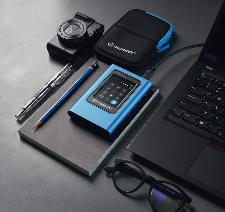 Produktbild Kingston IronKey Vault Privacy 80 (1920 GB)