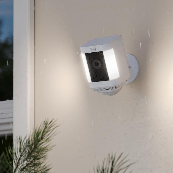 Image du produit Ring Spotlight Cam Plus (1920 x 1080 Pixels)