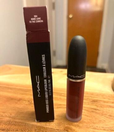 Immagine prodotto MAC Cosmetics Powder Kiss Liquid Lipcolour (Fai l'amore con la telecamera)
