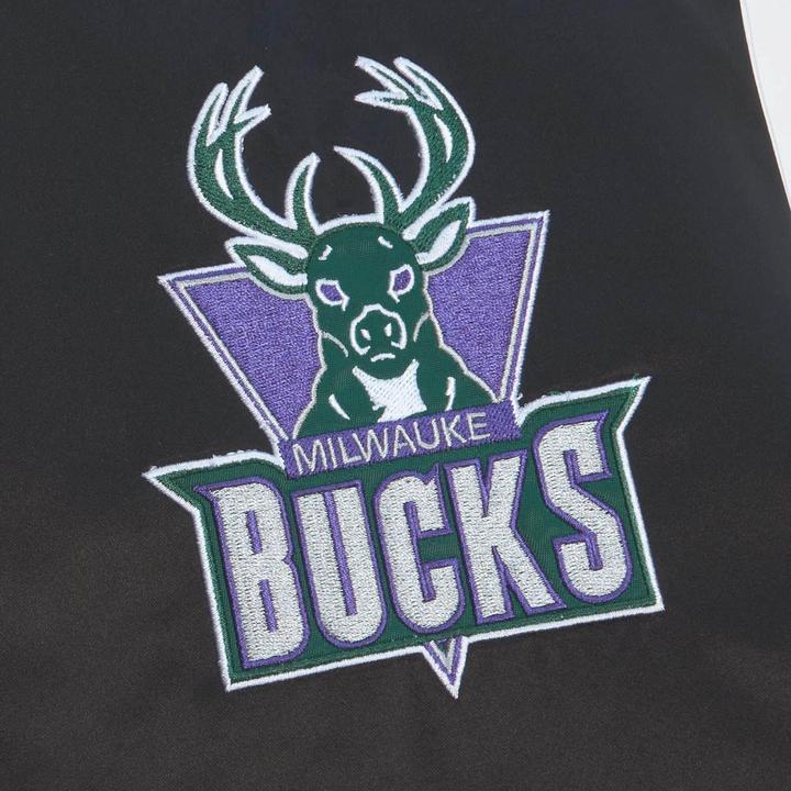 Actual product image Mitchell & Ness M&N Varsity Satin Jacket - NBA Milwaukee Bucks - XL (XL)