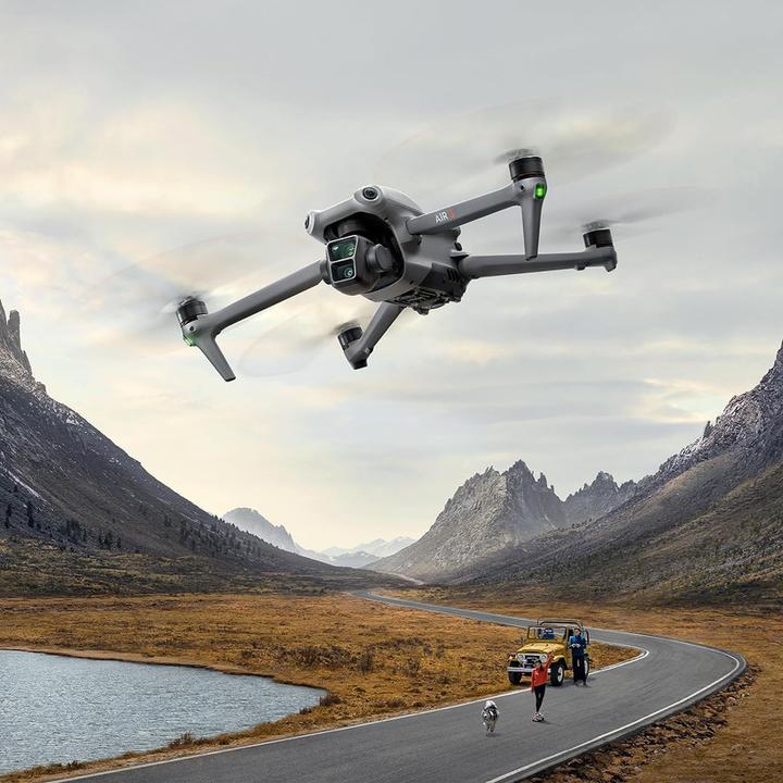 Image du produit DJI Air 3 Fly More Combo (RC-N2) (46 min, 720 g, 48 Mpx)