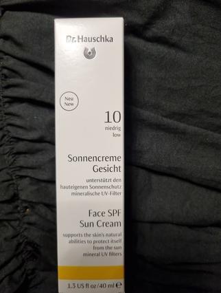 Produktbild Dr. Hauschka Sonnencreme Gesicht LSF10 Creme (Sonnencreme Gesicht, Bis SPF 10, 40 ml, 63 g)