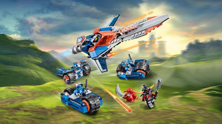Actual product image LEGO Nexo Knights Clay’s Rumble Blade (70315, LEGO Nexo Knights)