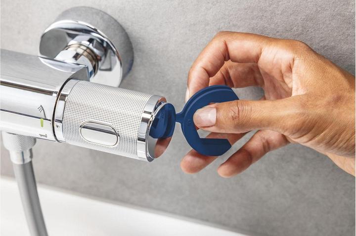 Produktbild Grohe Precision Start QuickFix Thermostatarmatur für Brause, 153mm Stichmass (CH), mattschwarz