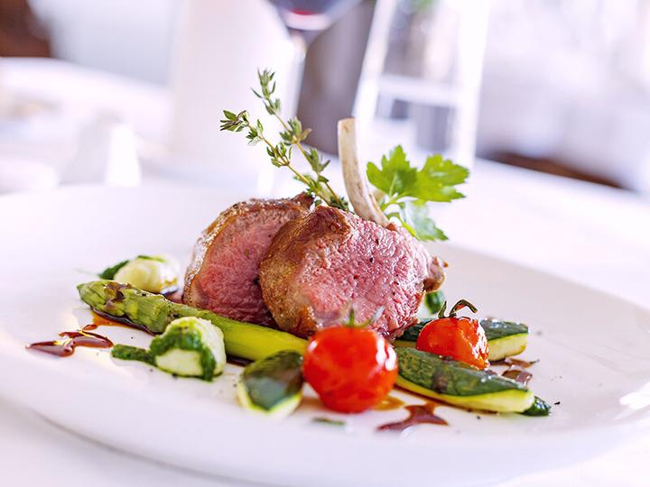 Actual product image Smartbox Love in Switzerland: romantic holiday, gourmet break, fun or wellness (2 pers.)