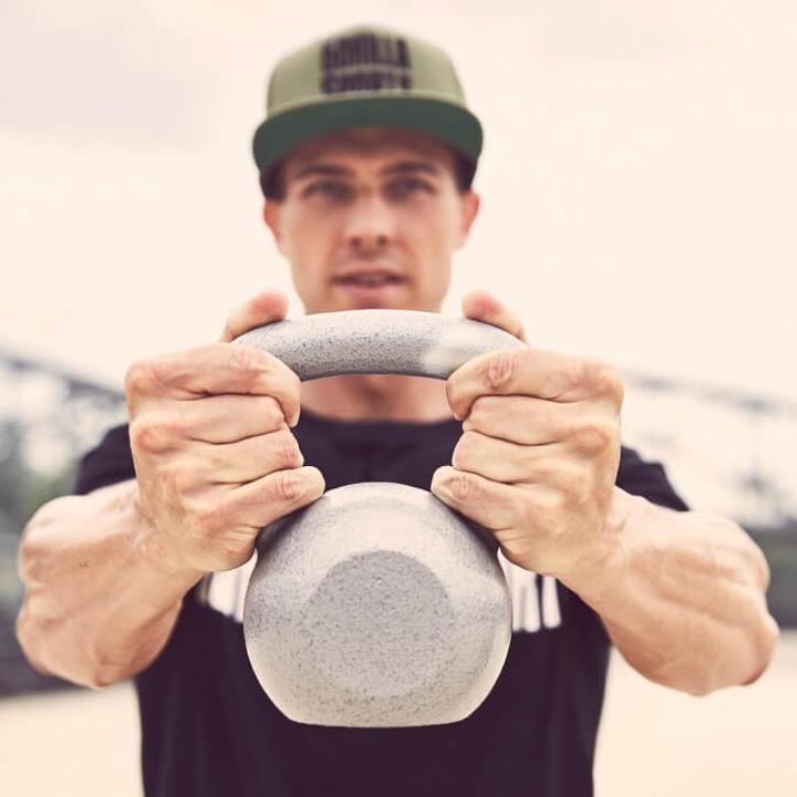 Image du produit Gorilla Sports Kettlebell en fonte (1 x 16 kg, 1 x 12 kg)