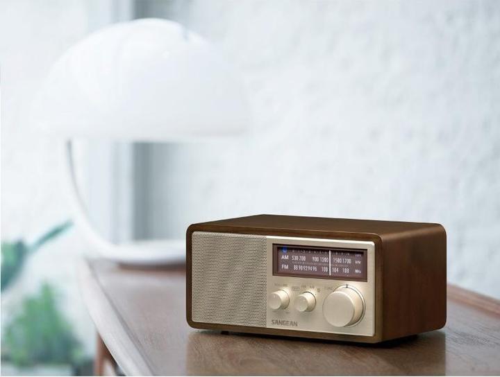 Produktbild Sangean Genuine 110 Plus WR11BT holz tragares Retro-Tischradio mit Bluetooth & USB-Ladefunktion (FM, MW, AM, NFC, Bluetooth)