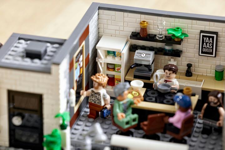 Actual product image LEGO Qeer Eye- The Loft of the Fab 5 (10291, LEGO Creator Expert, LEGO Rare Sets)