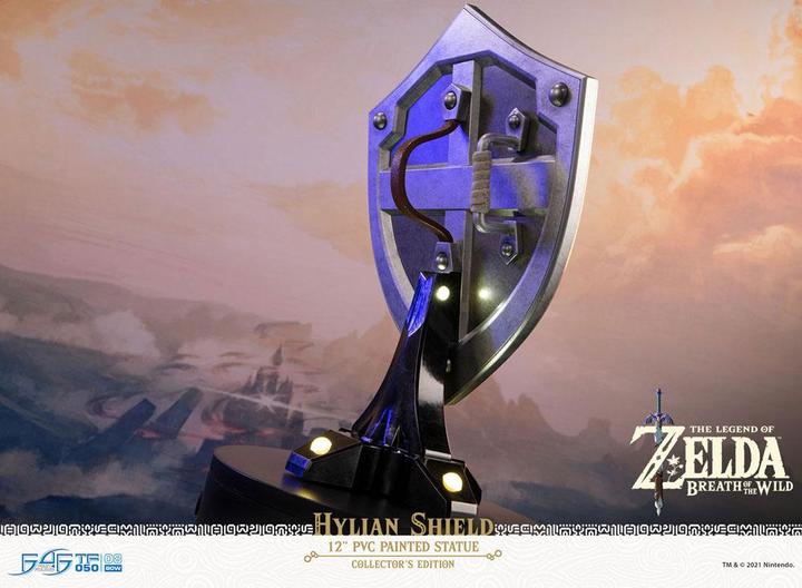 Produktbild First 4 Figures Zelda Breath of the Wild Hylian Shield - Collector Edition