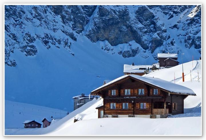 Image du produit Trenddeko Chalet de vacances dans les Alpes suisses (100 x 70 cm)
