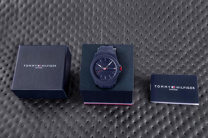 Actual product image Tommy Hilfiger Neo Herrenuhr 1792122 + BOX