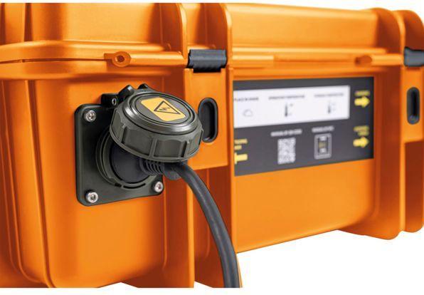 Actual product image B&W International B&W Mobile Power Supply Pro1500 500W incl. cable orange (500 W, 1500 Wh)