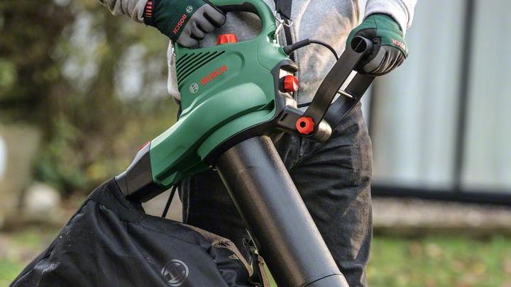 Actual product image Bosch Home & Garden UniversalGardenTidy 2300 garden vacuum cleaner (Electrical connection, Leaf vacuums, Leaf blower, Vacuum cleaners & blowers)