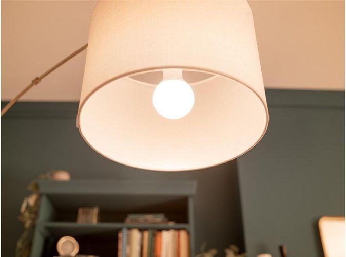 Produktbild Philips LED Bulbs (E27, 13 W, 1521 lm, 3 x, E)